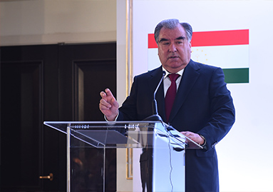 Meeting with Tajik diaspora in Moscow